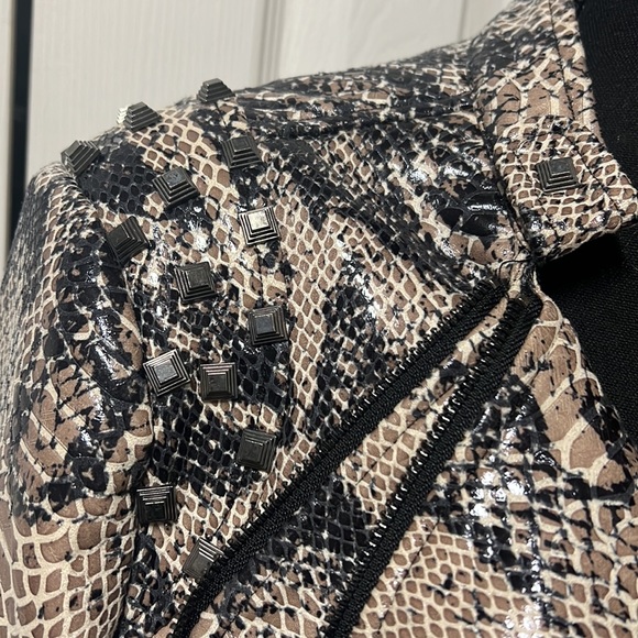 ChouYatou Jacket - Picture 2 of 3